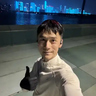 罗翔伟
